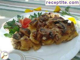 Chicken fillet with potatoes and mushrooms