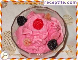 Fruit ice cream with yogurt