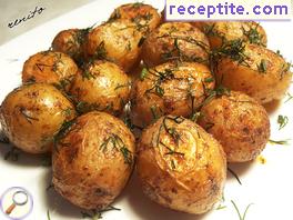 Roasted baby potatoes with spices