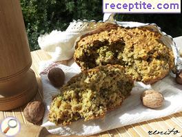 Bread with zucchini and walnuts