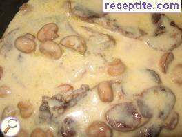 Mushroom sauce for steaks