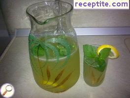 Lemonade with mint