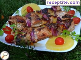 Salmon skewers with pineapple