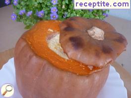 Pumpkin stuffed with caramel cream