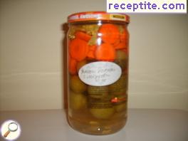 Pickled green tomatoes with carrots