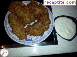 Schnitzel with potatoes and minced meat