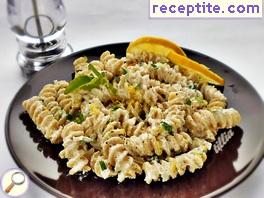 Pasta with lemon ricotta (cottage cheese) and basil