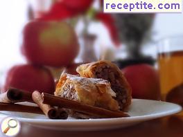 Strudel with apples