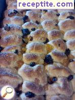 Monkey bread with raisins Monkey bread with raisins