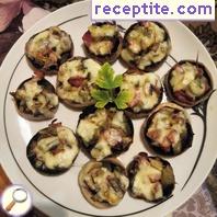 Stuffed mushrooms with bacon and cheese