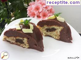Layered cake with cream and ready roll Layered cake with cream and ready roll