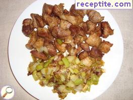 Fried meat with leek