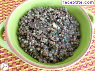 Salad with lentils and garlic