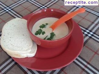 Potato soup with peas