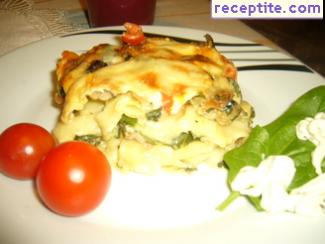 Lasagna with spinach and mince