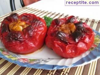 Stuffed bell peppers with minced meat and beans