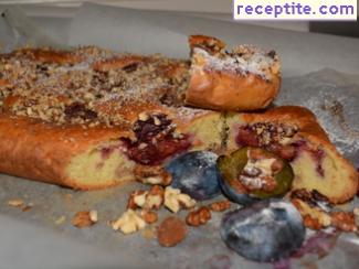 Cake with prunes and walnuts