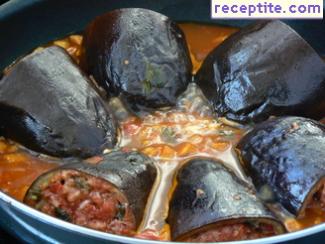 Stuffed eggplant with tomatoes and cheese