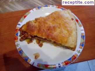 Onion pastry with minced meat