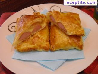 Skinless sausageki with puff pastry