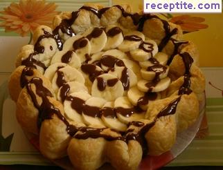 Layered cake with banana and chocolate Layered cake with banana and chocolate