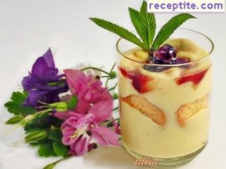 Biscuit dessert with milk cream Chrissy Biscuit dessert with milk cream Chrissy