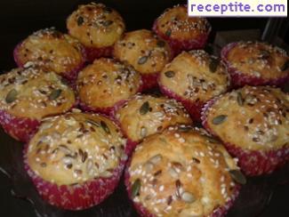 Muffins with feta cheese