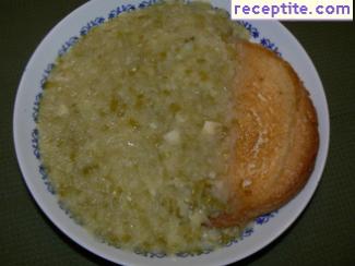 Leek soup with potatoes