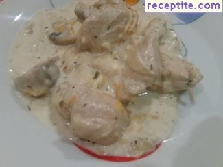 Chicken legs with cream and mushrooms