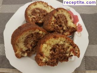 Sponge cake with walnuts and raisins