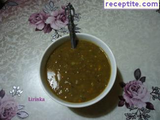 Stew of lentils with leeks