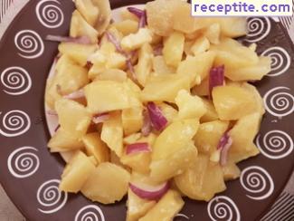 Potato salad with onion